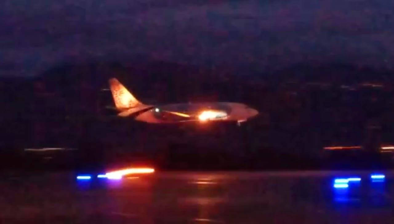 Noticias-Aeropuerto-Tegucigalpa-Honduras-Toncontín-Palmerola recibe aeronave que no pudo aterrizar en Toncontín por clima