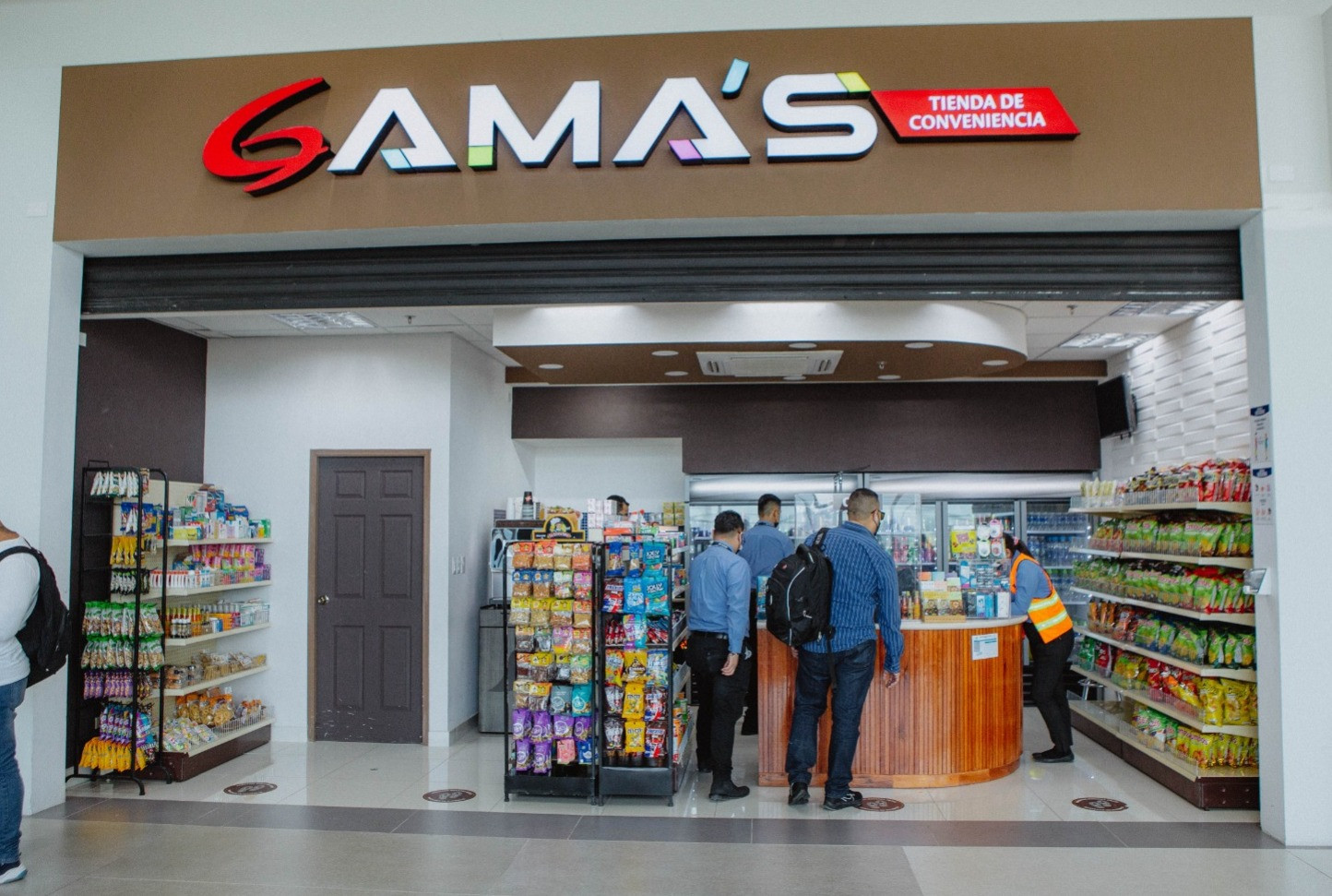 Servicios-Aeropuerto-Comayagua-Honduras-Palmerola-Tienda Gama’s ofrece desde bebidas, golosinas hasta medicinas